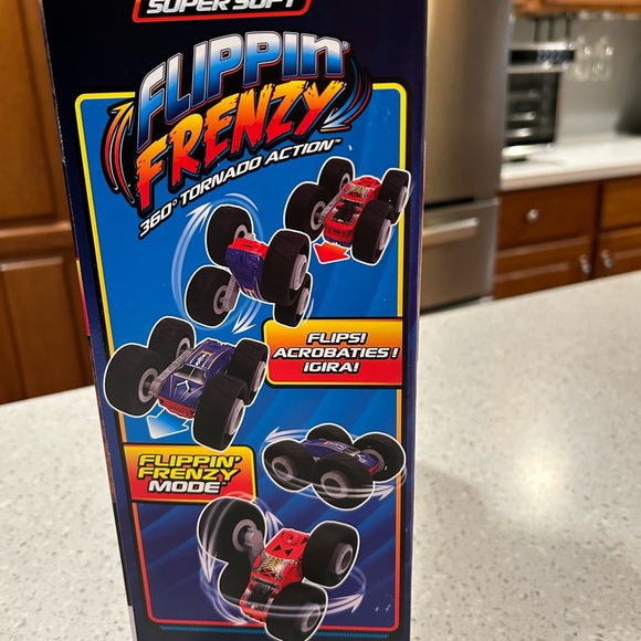 COPY - FF1400 Flipping Frenzy Air Hog 2in1 Vehicle age 4+ - Picture 6 of 8